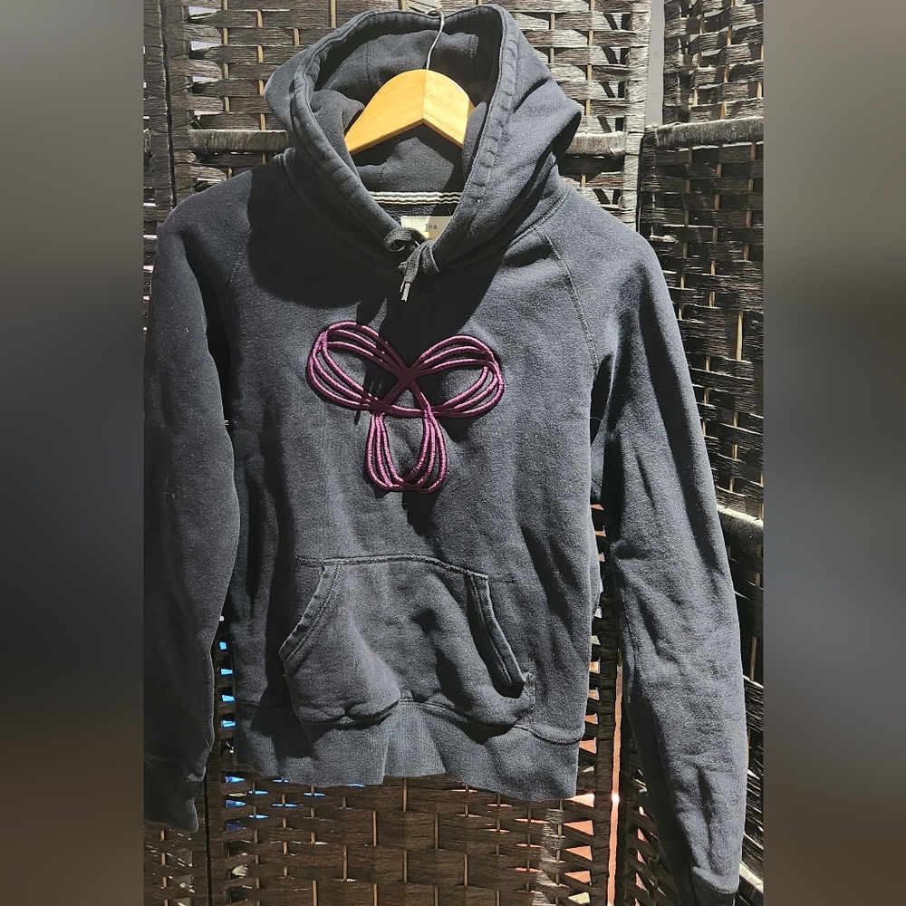 TNA pullover Hoodie
